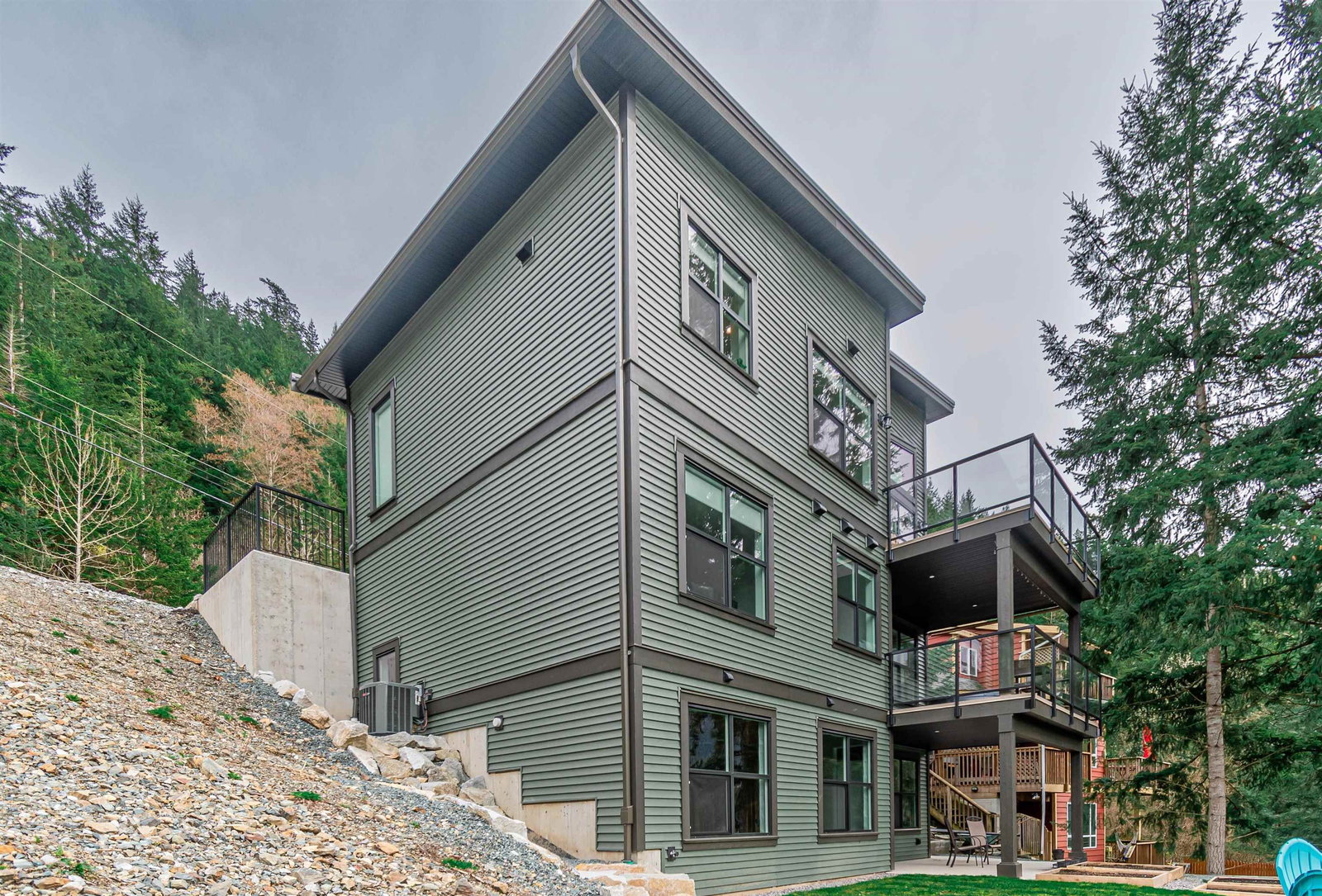 Listing Image 5