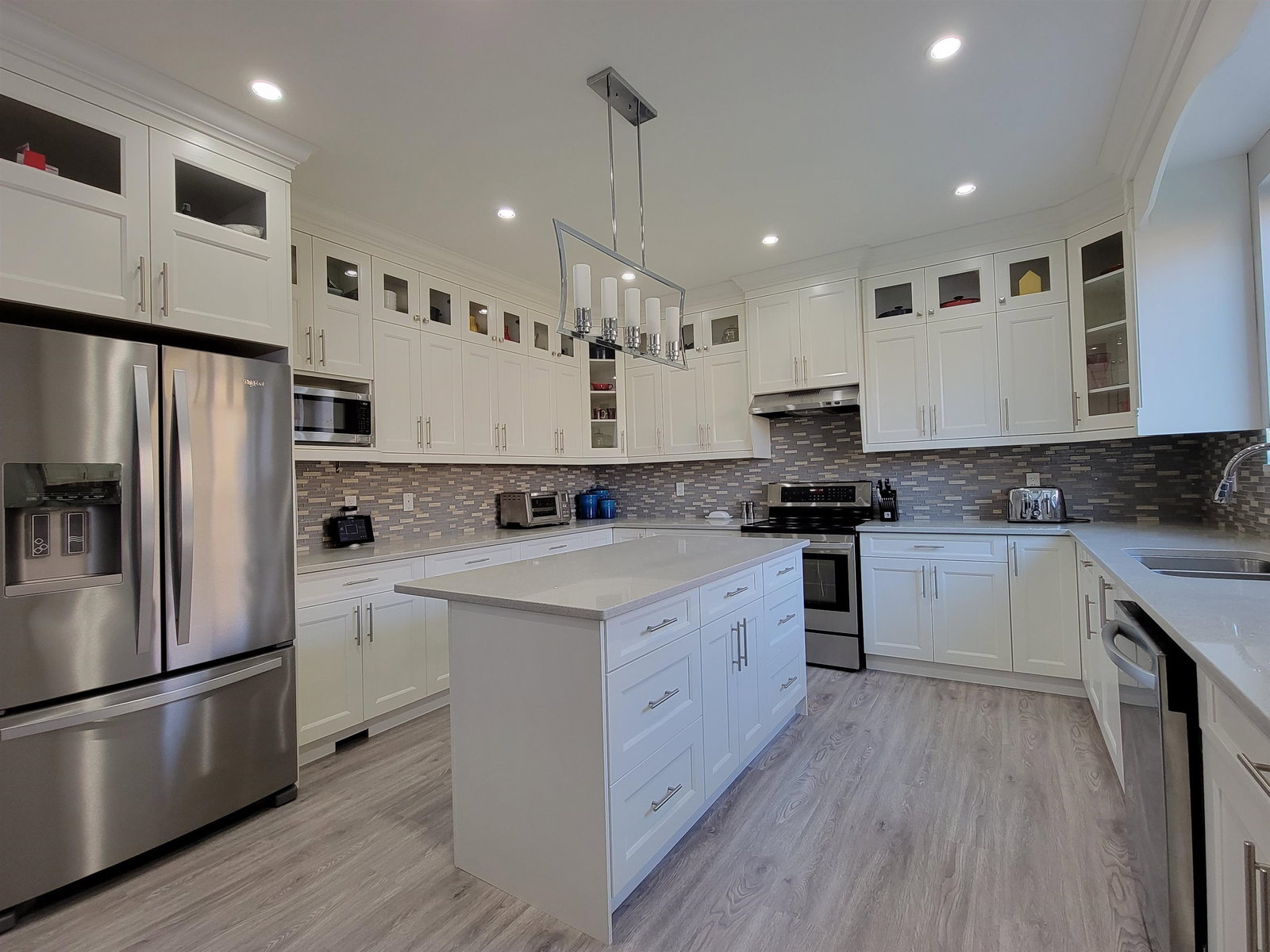 Listing Image 18