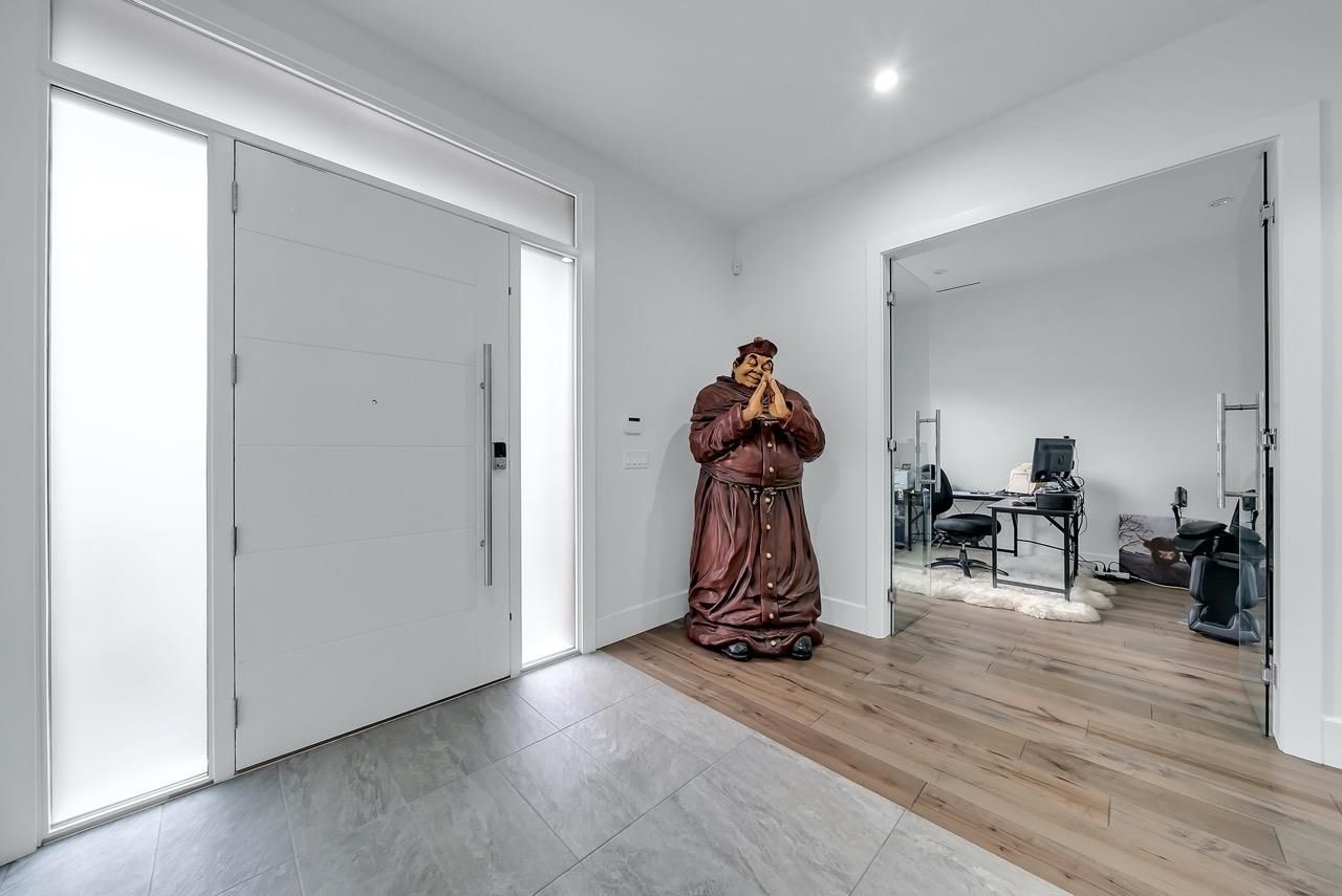Listing Image 14