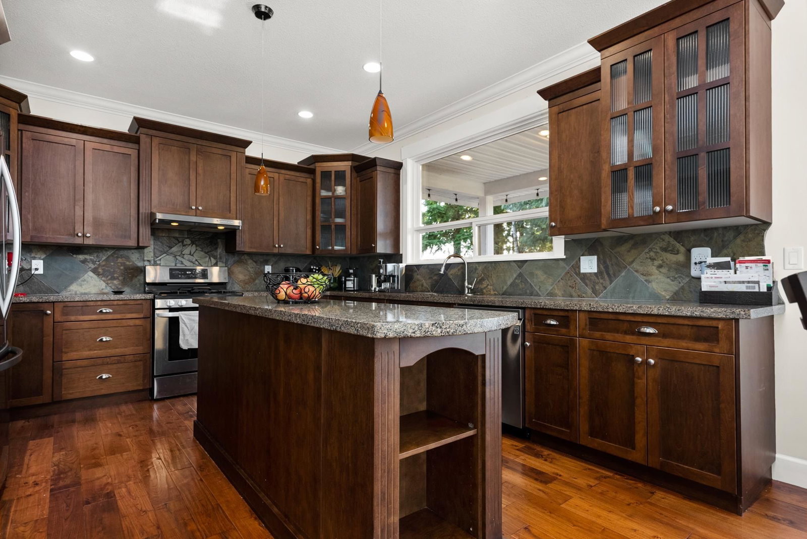 Listing Image 12