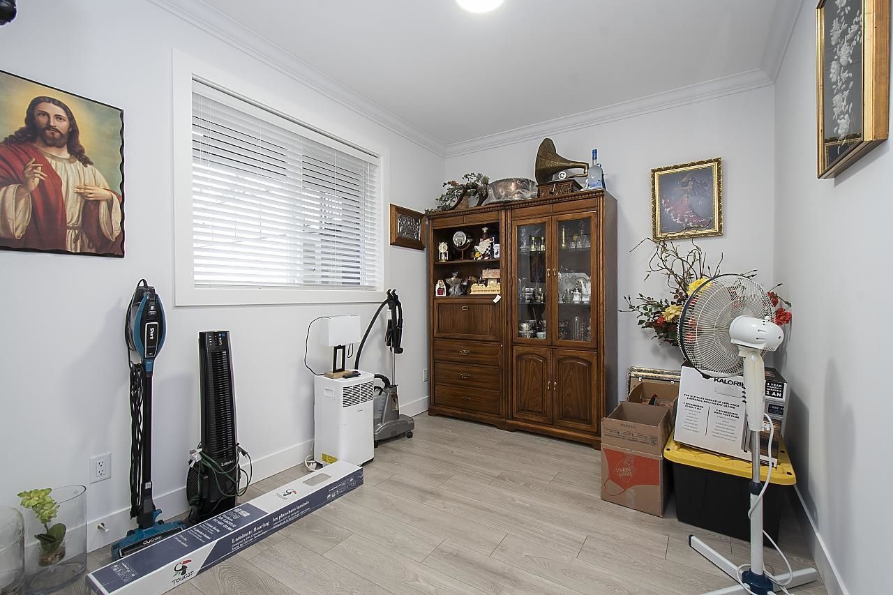 Listing Image 18