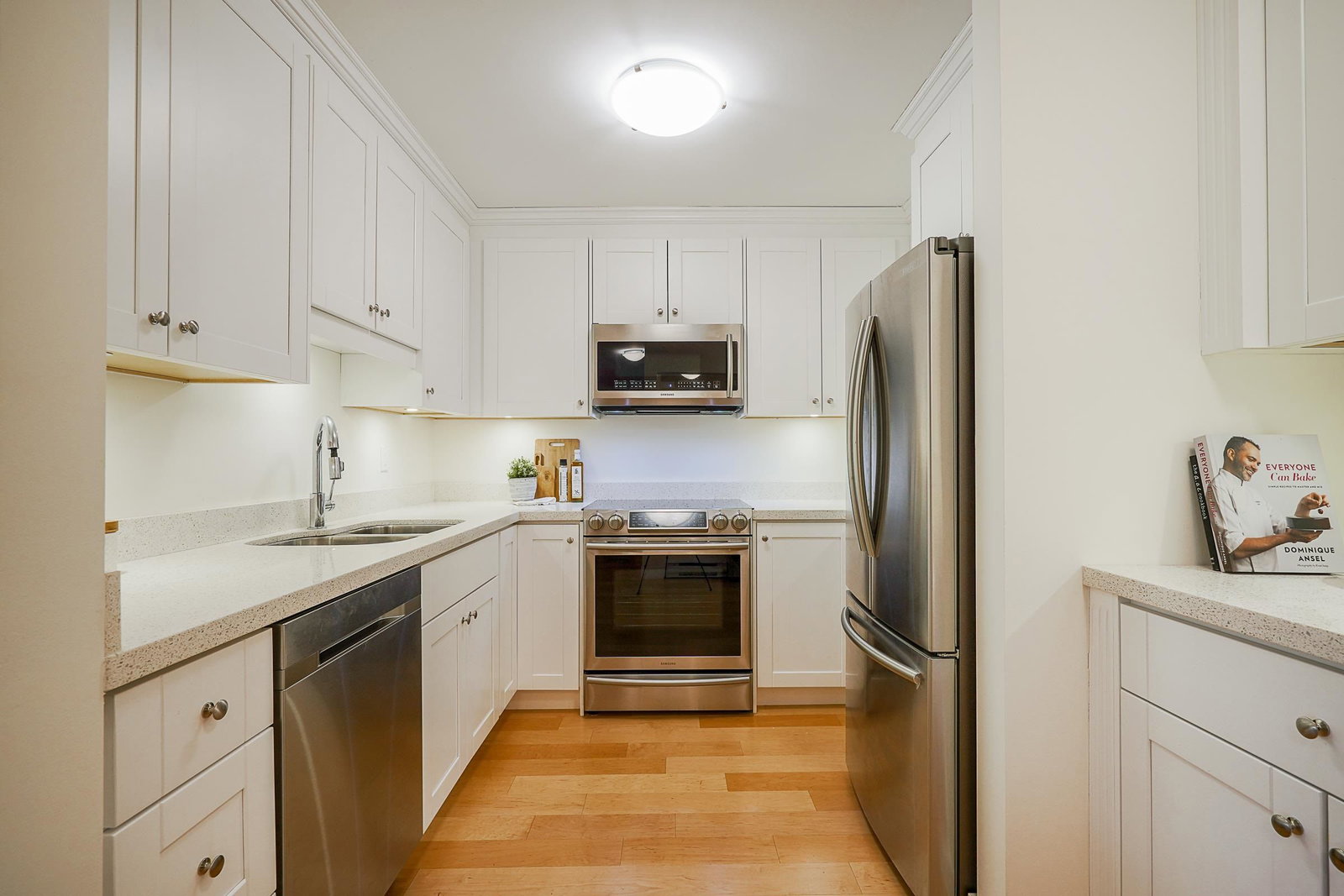Listing Image 16