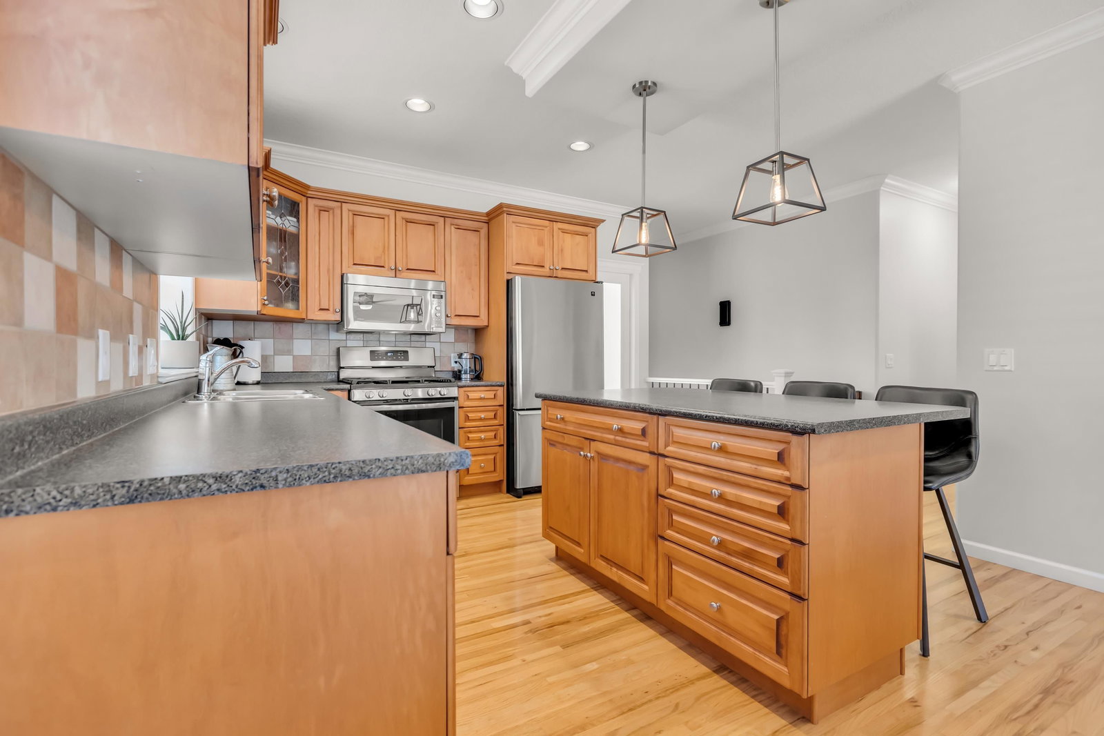 Listing Image 14
