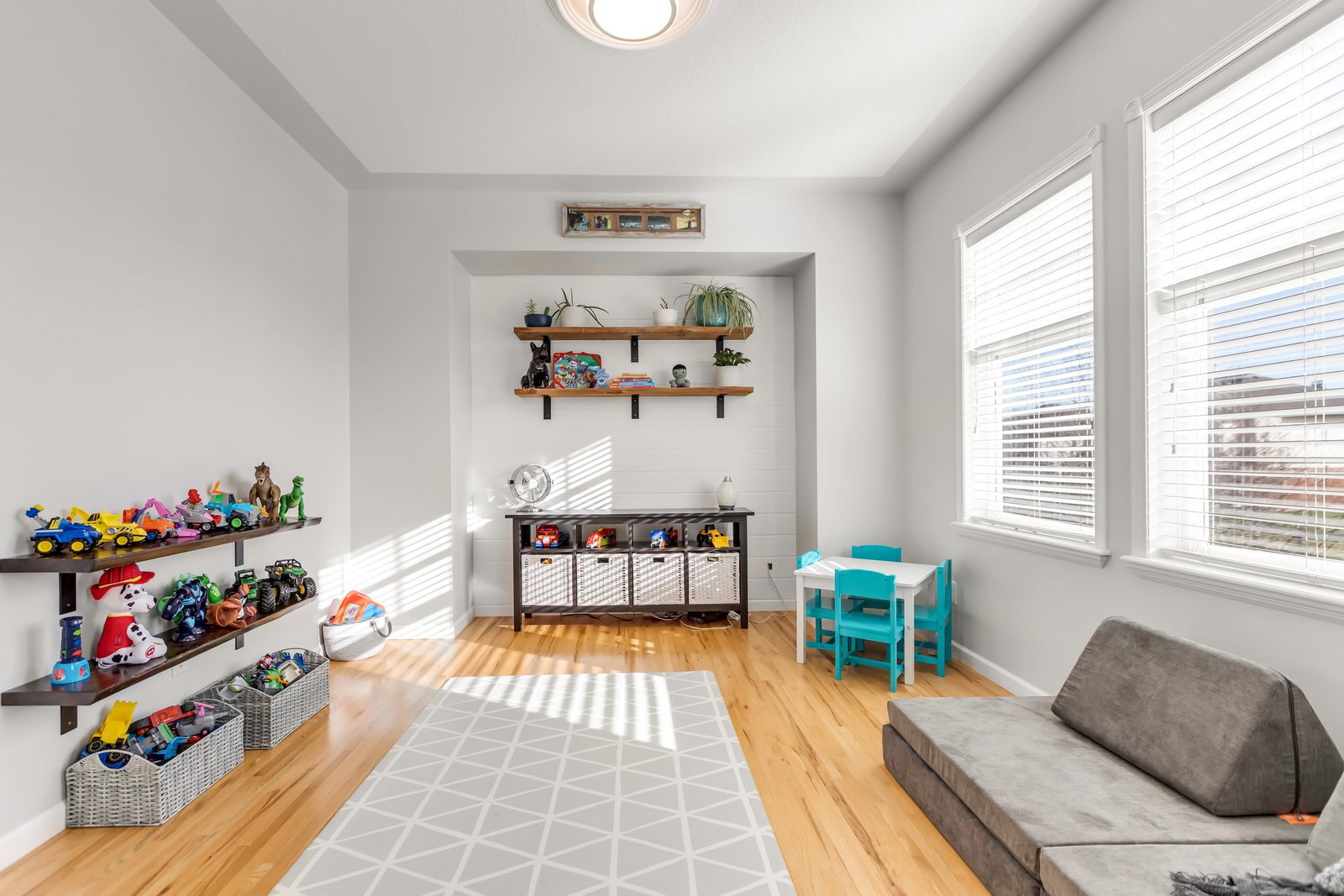 Listing Image 16