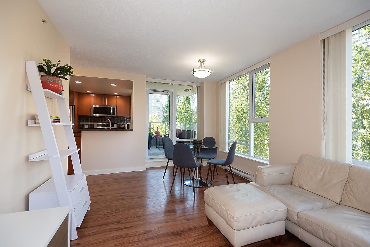 Listing Image 12