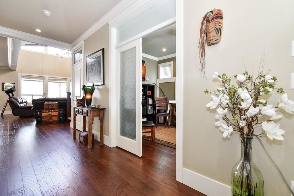 Listing Image 4