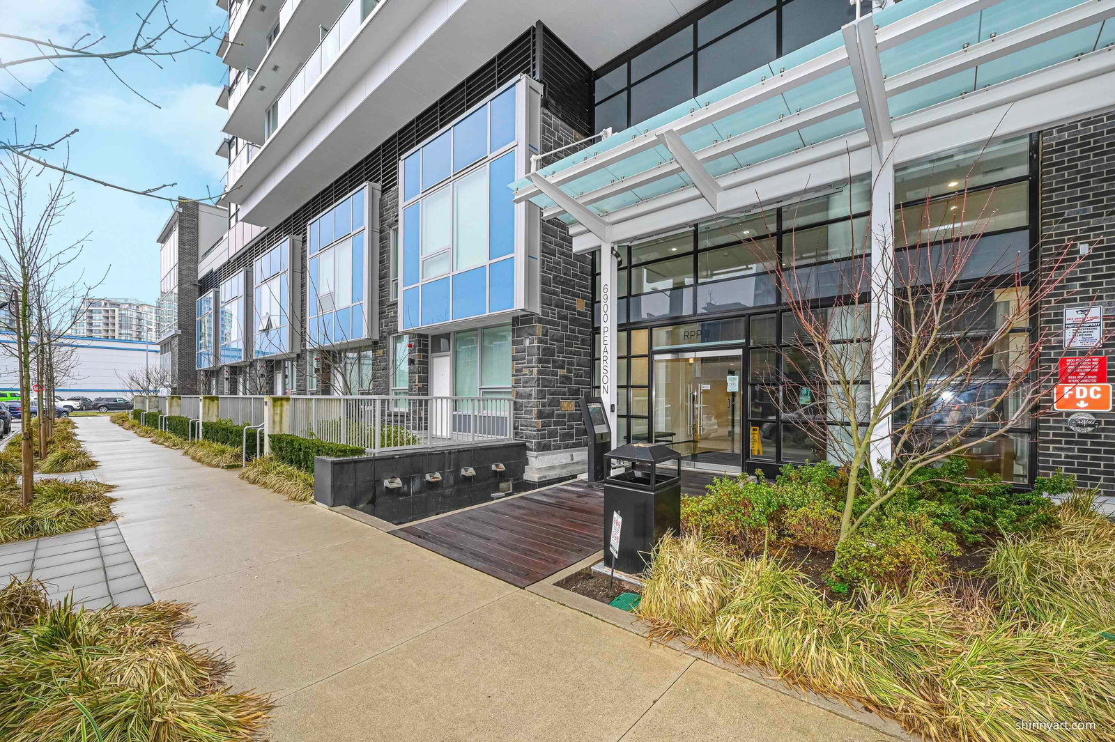 Listing Image 19