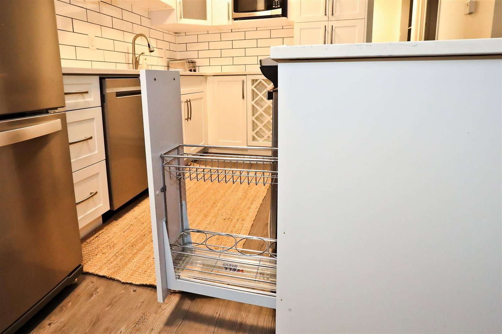 Listing Image 9
