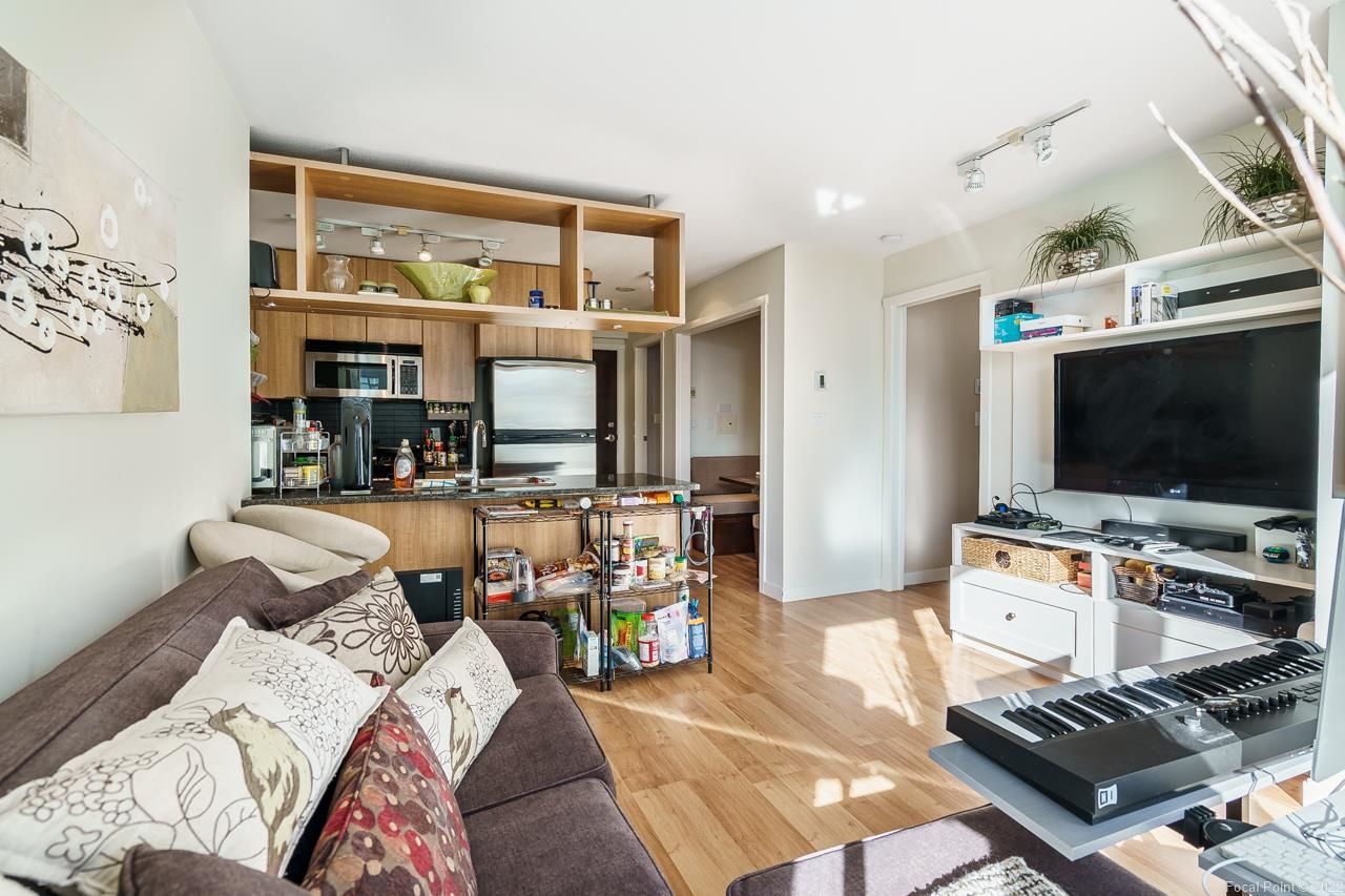 Listing Image 11