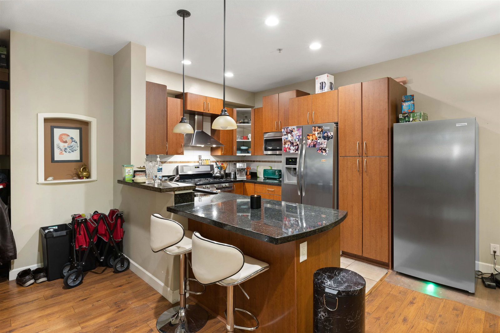 Listing Image 9