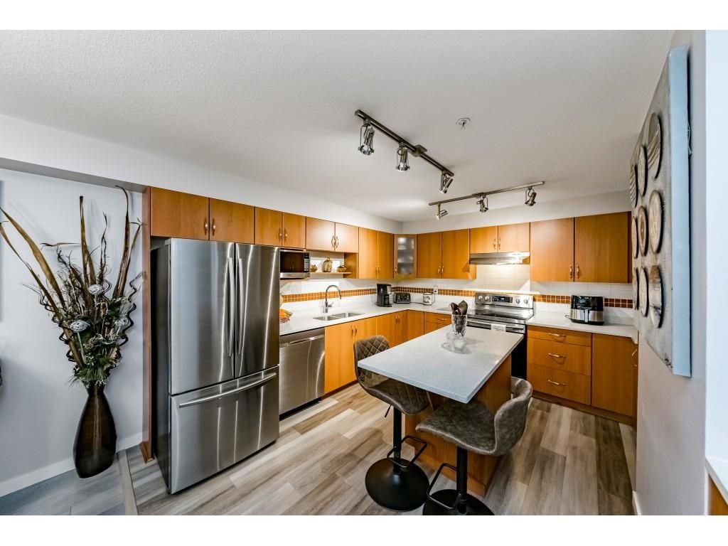 Listing Image 16
