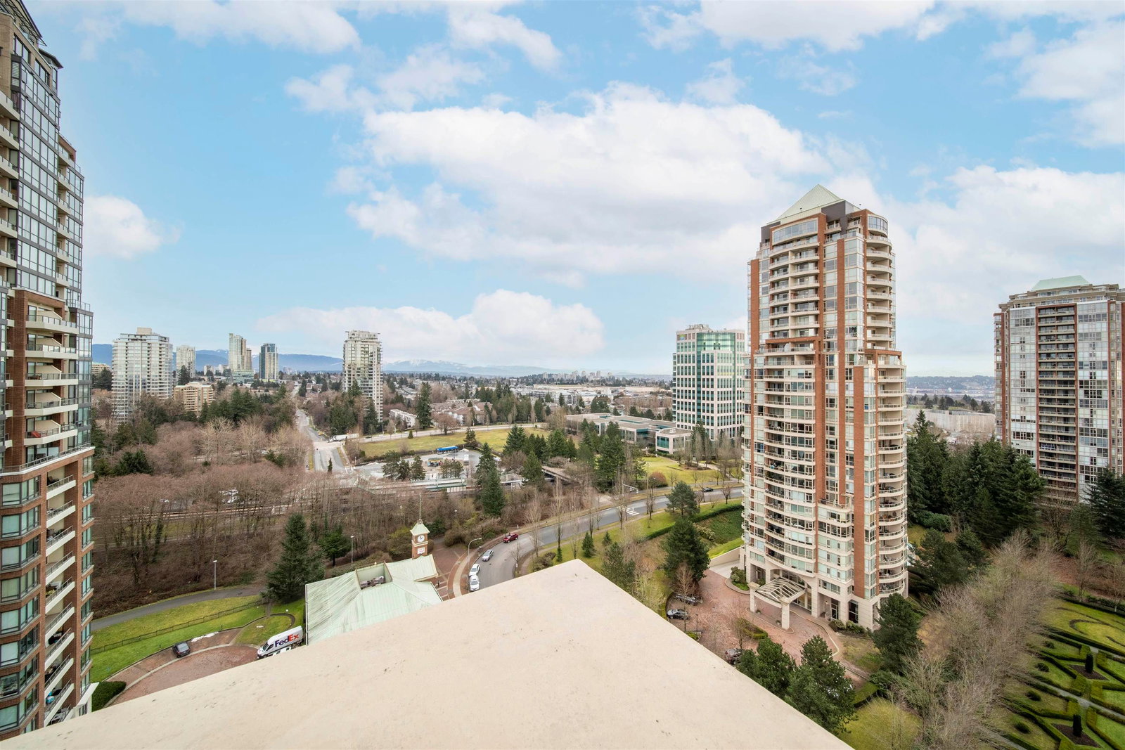 Listing Image 12