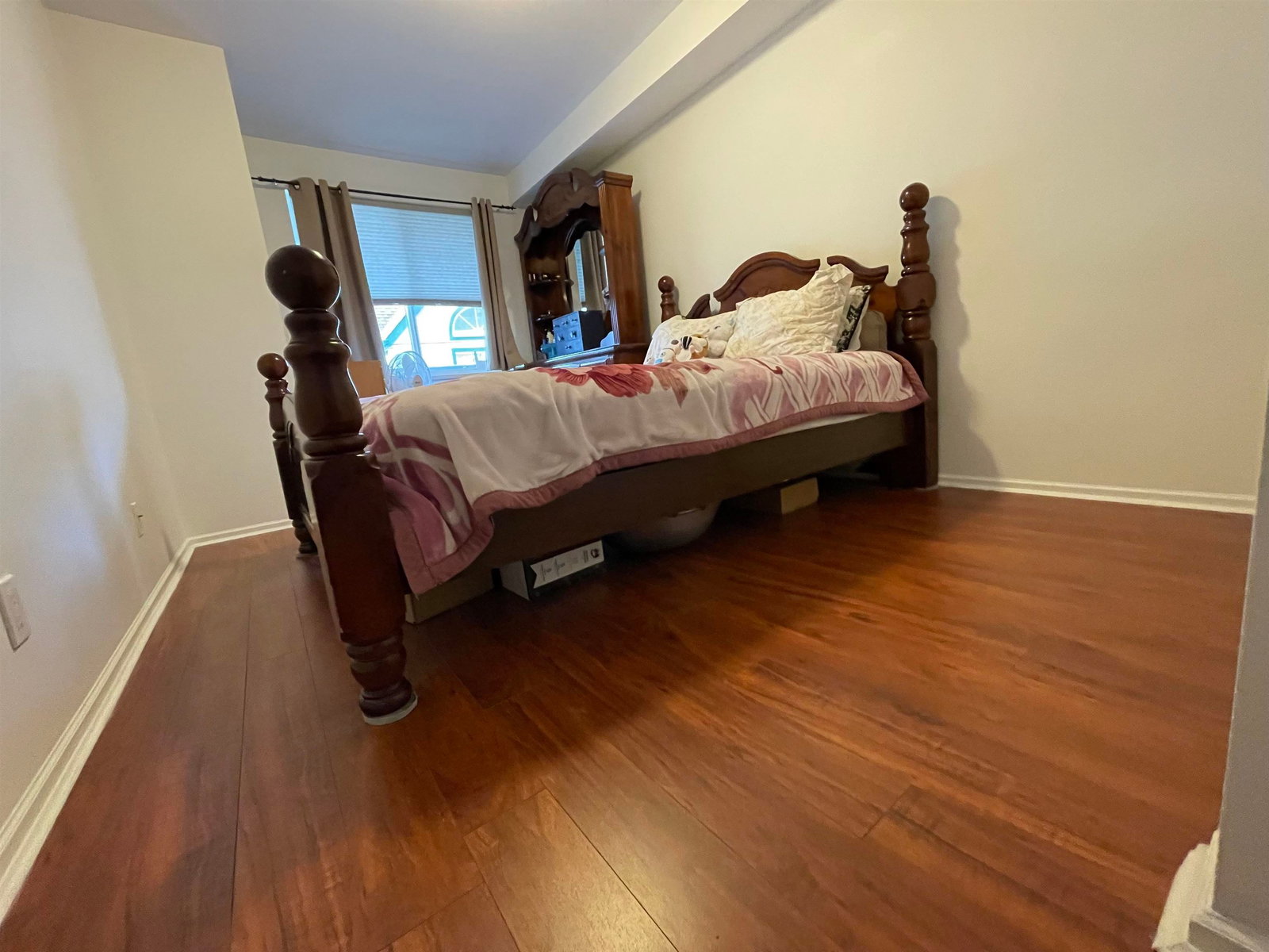 Listing Image 21