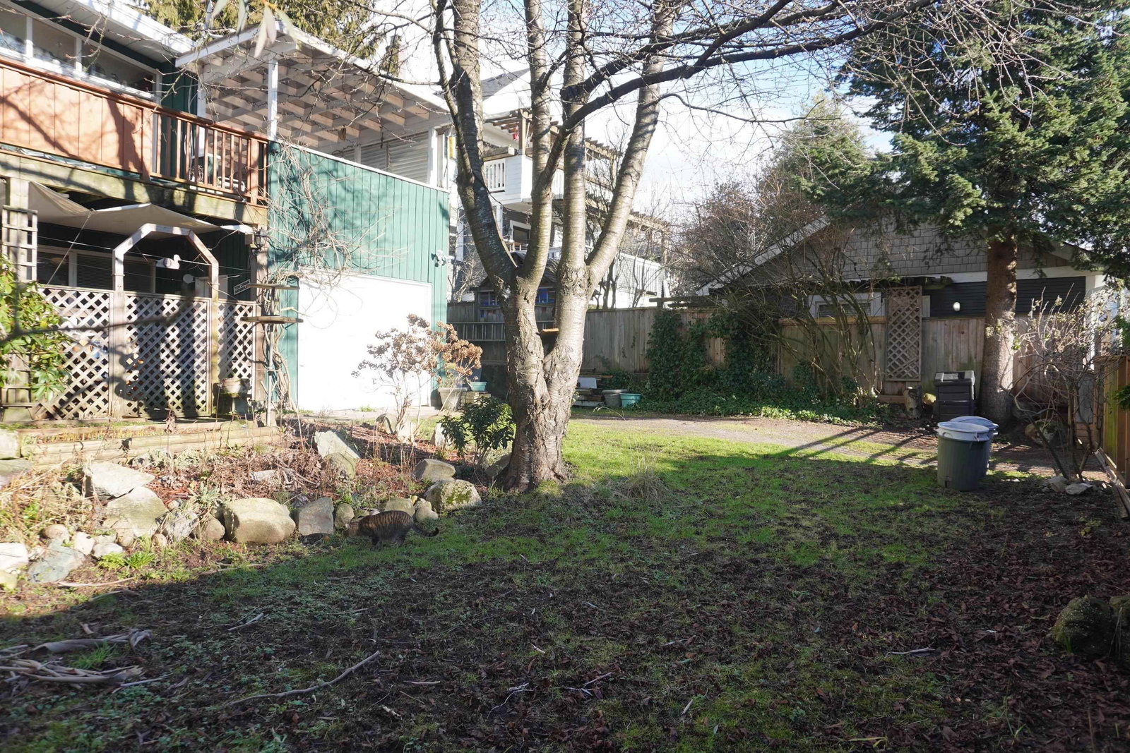 Listing Image 4