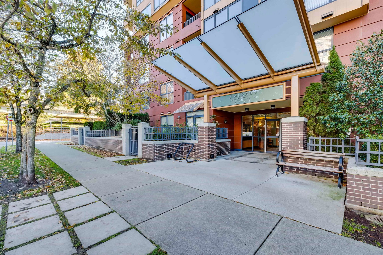 Listing Image 19