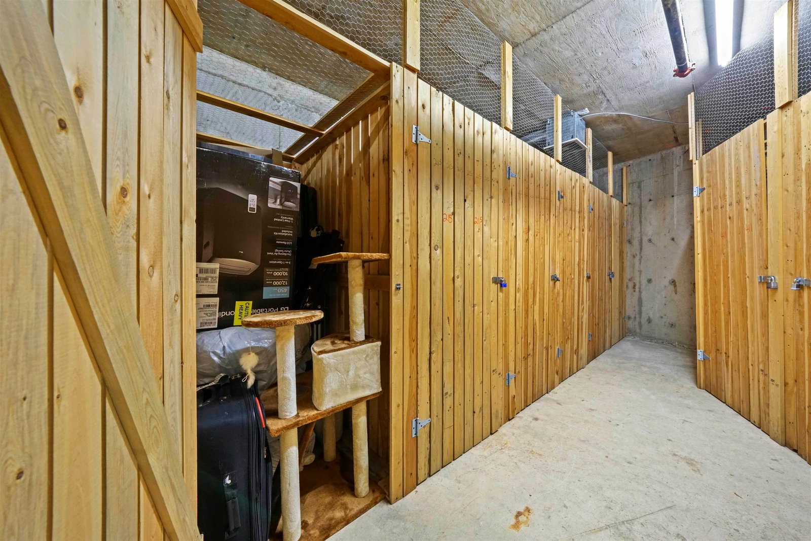 Listing Image 16