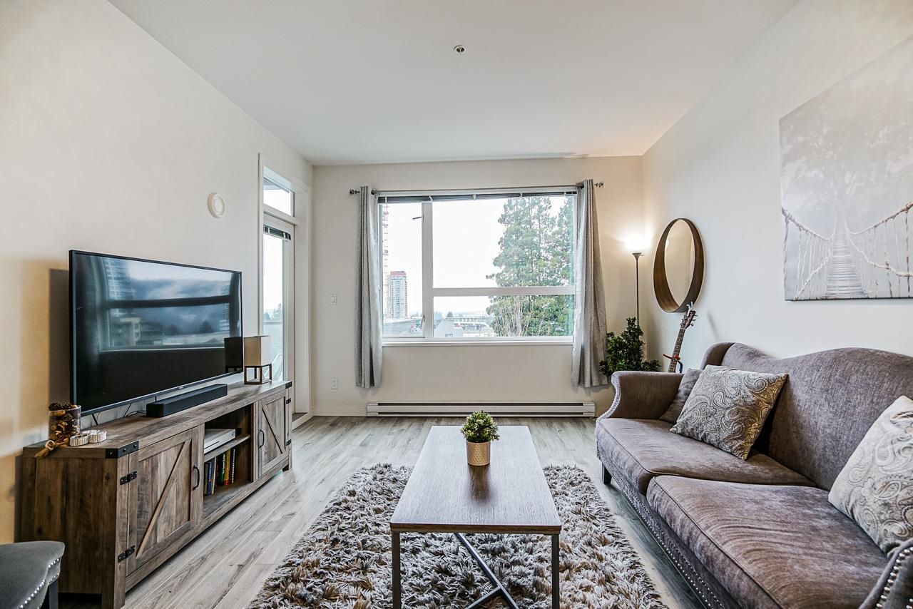 Listing Image 11