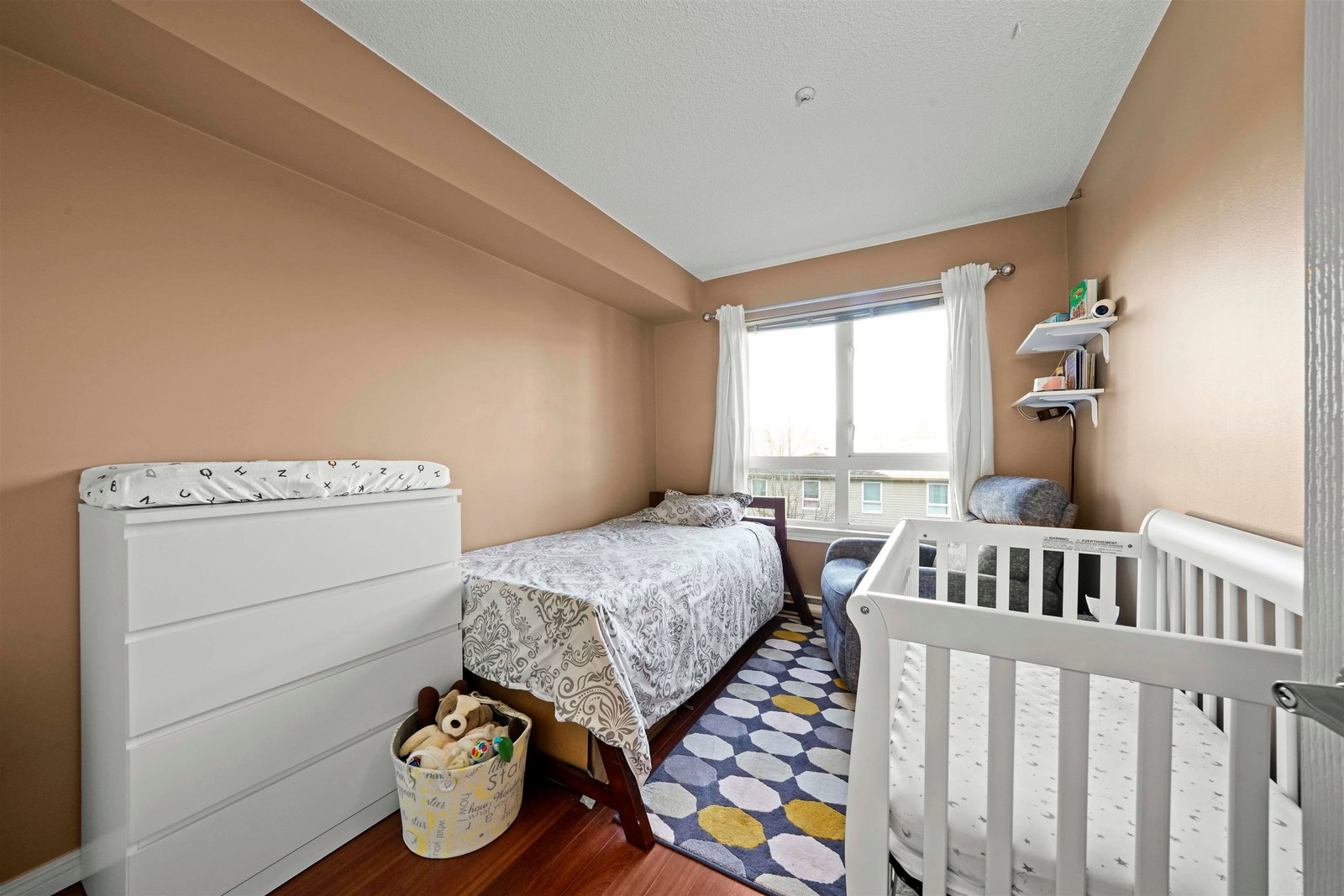 Listing Image 12