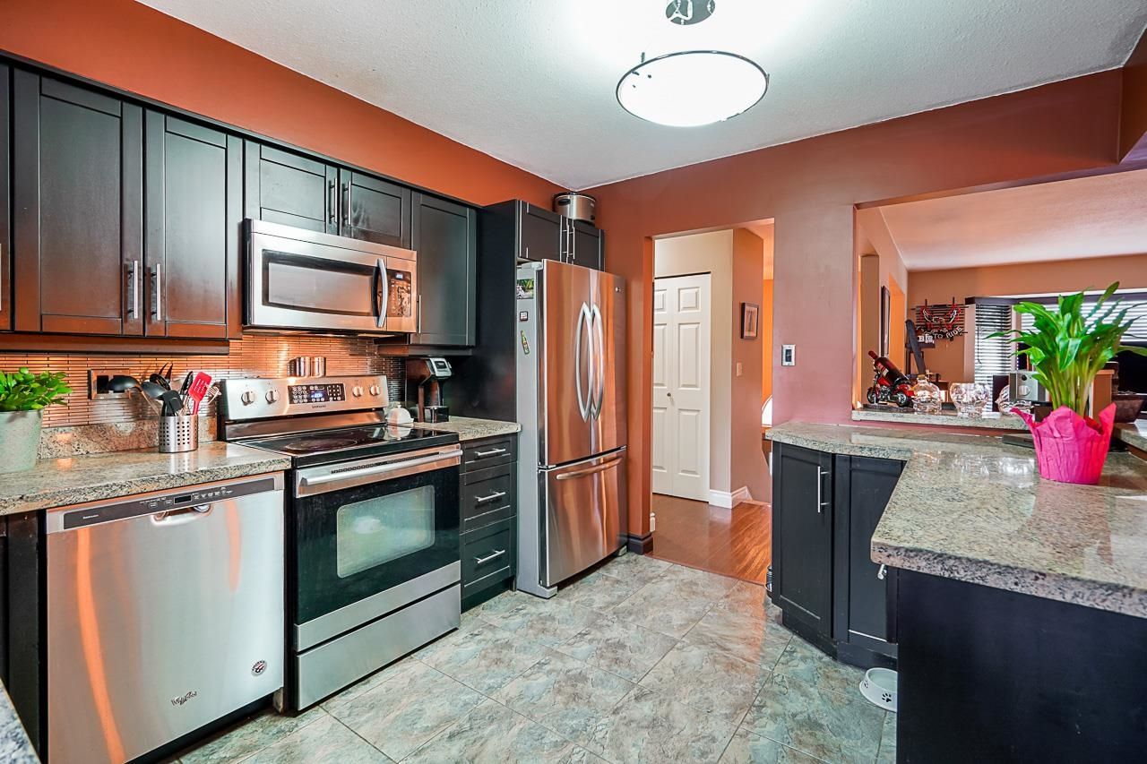 Listing Image 11