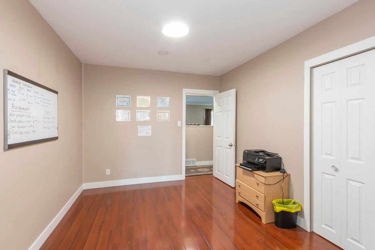 Listing Image 17