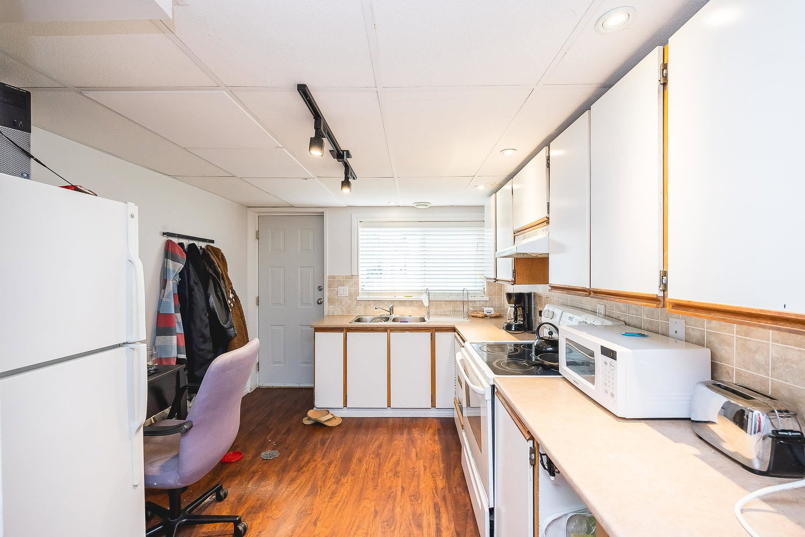 Listing Image 16