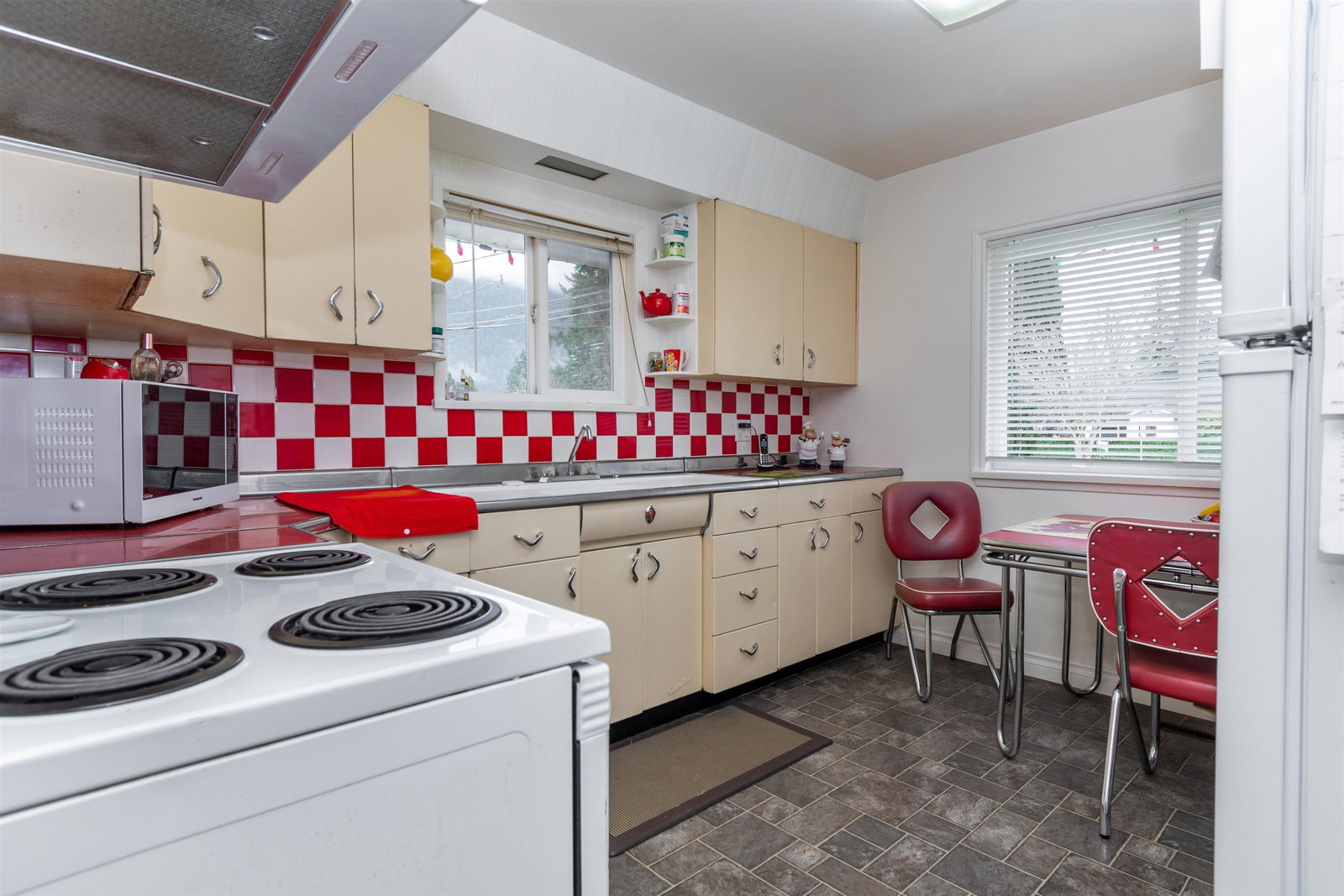 Listing Image 12