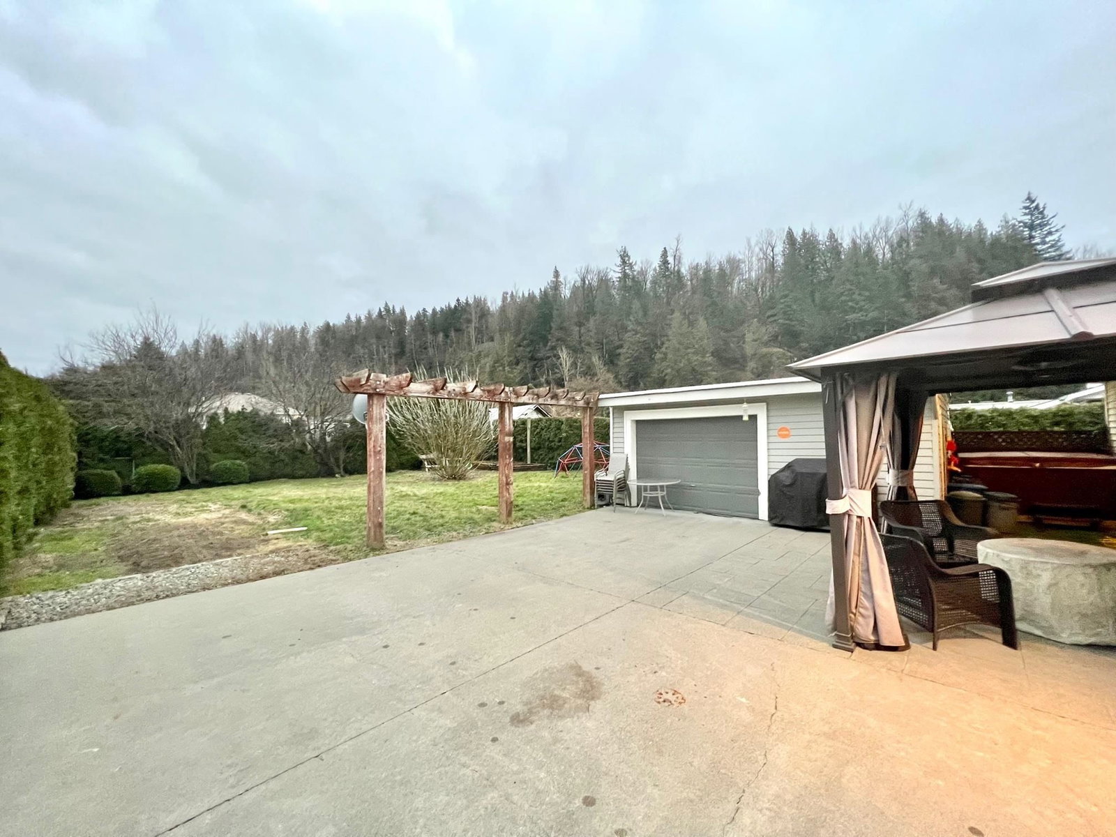 Listing Image 12