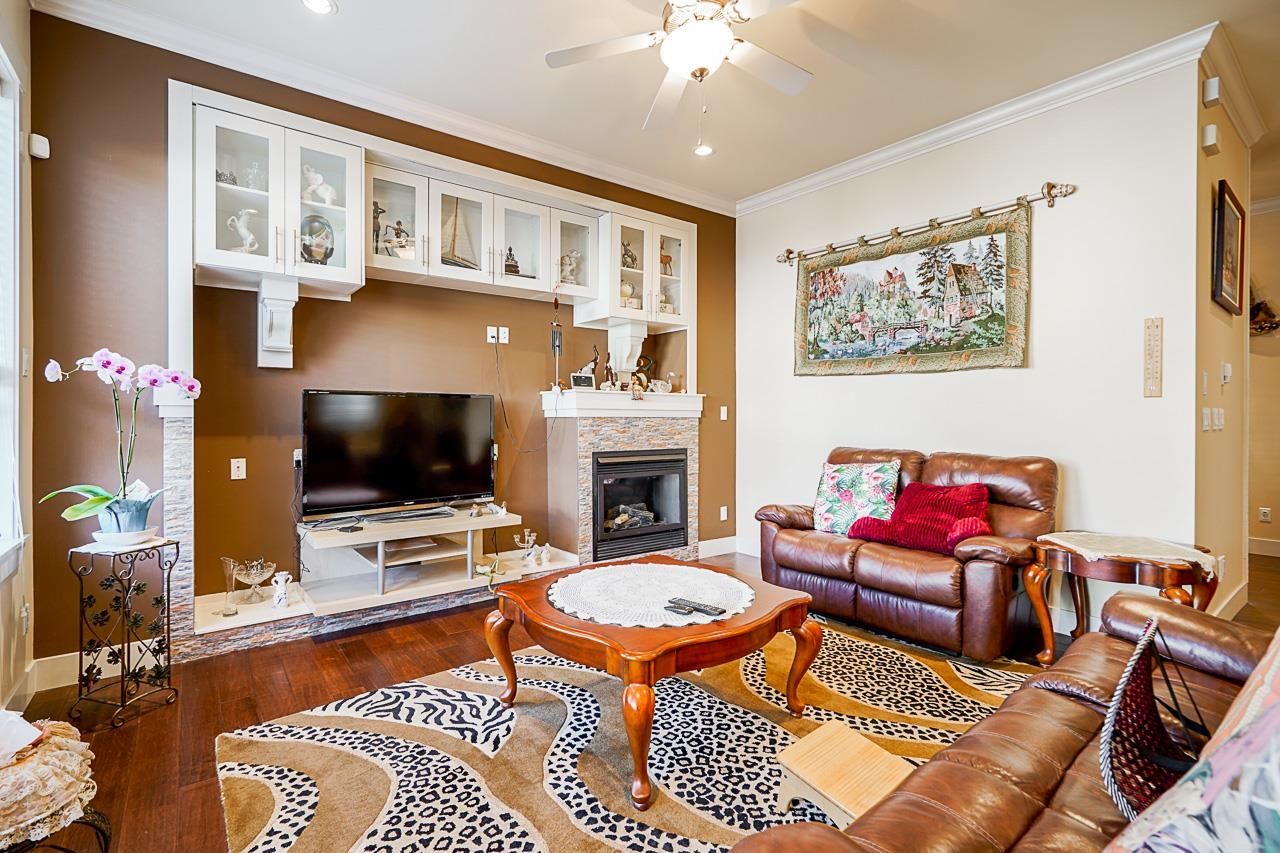 Listing Image 12