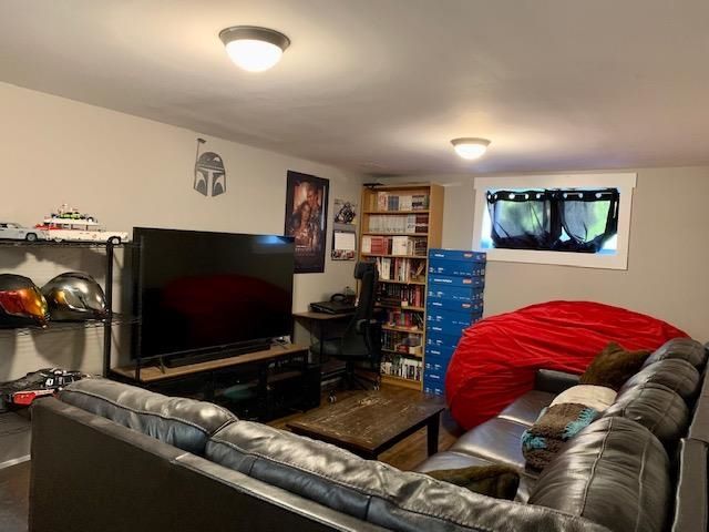 Listing Image 17