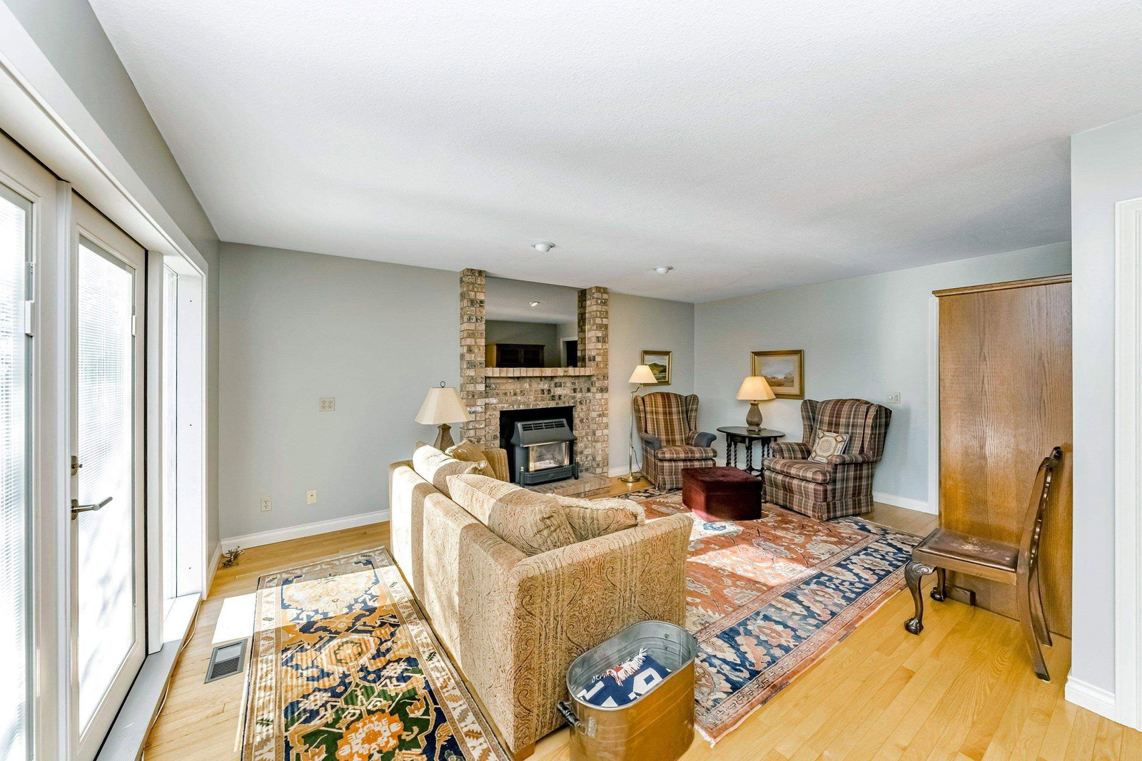 Listing Image 9