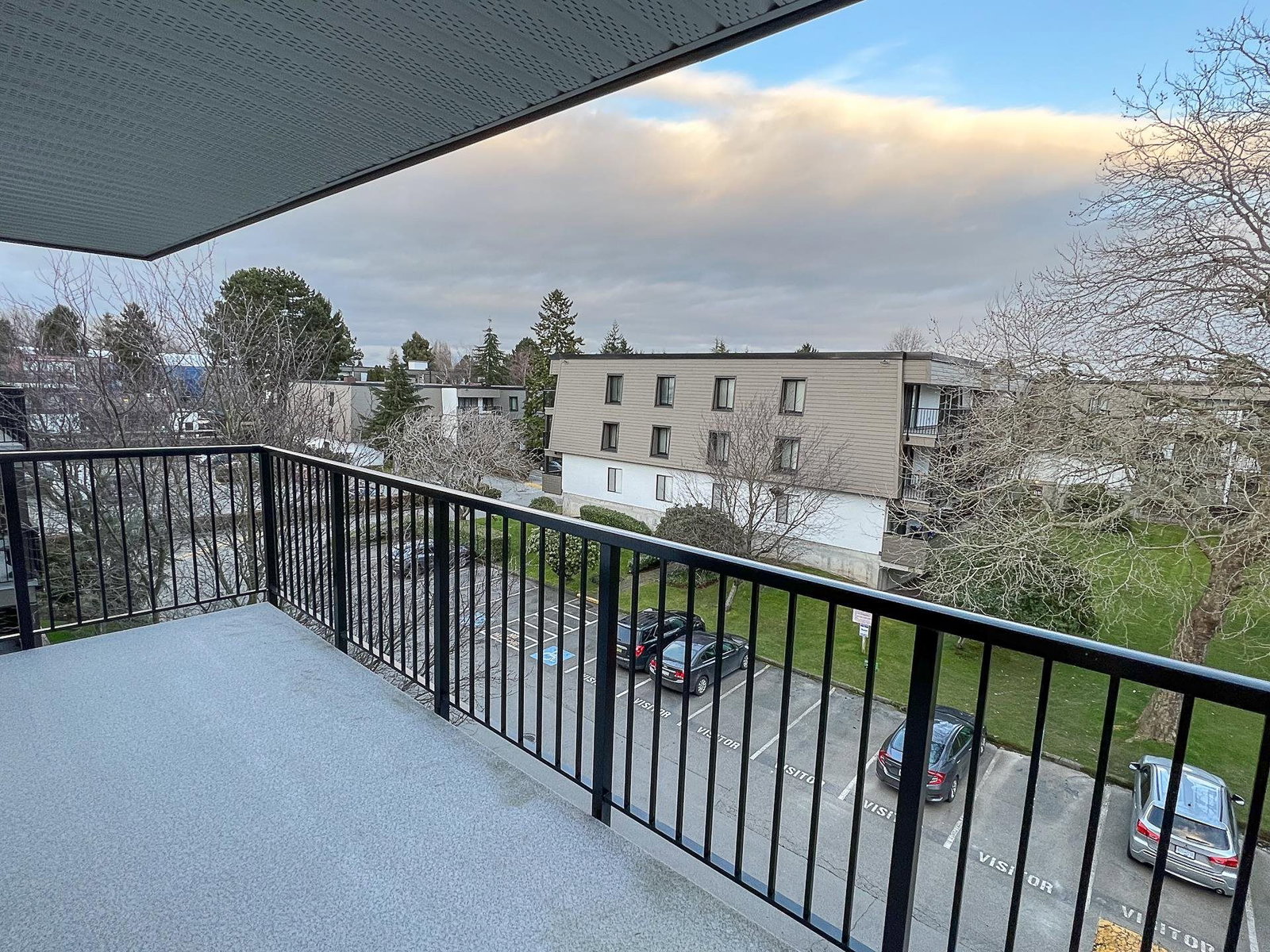 Listing Image 17