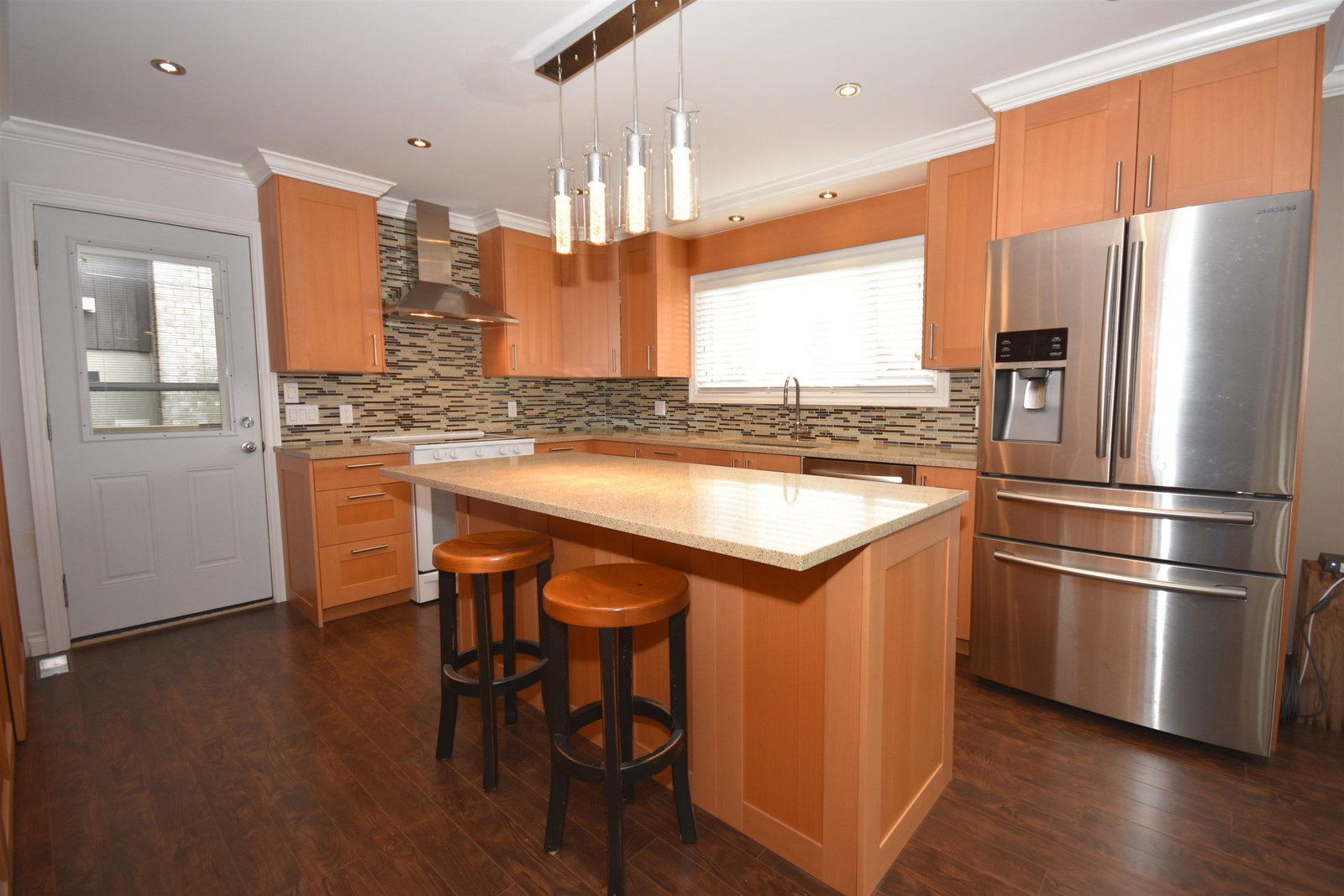Listing Image 5