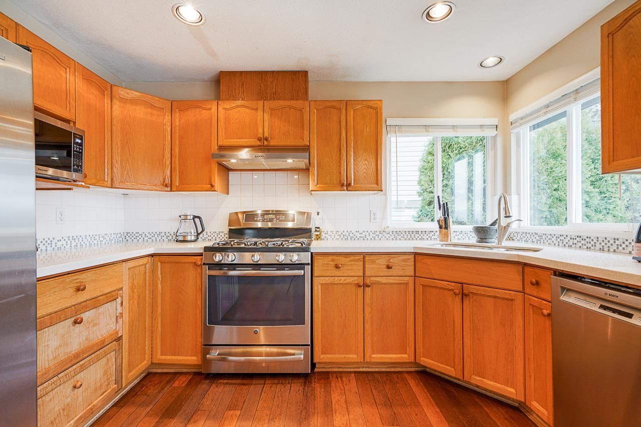 Listing Image 11