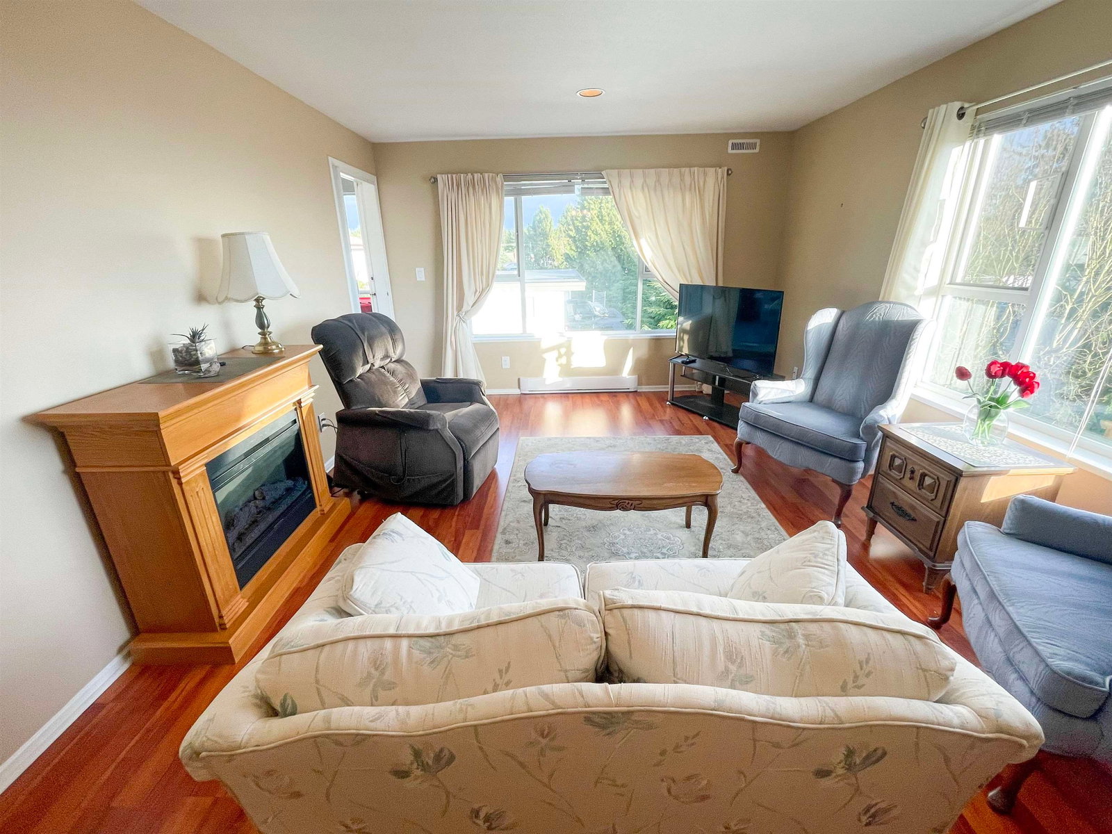 Listing Image 10
