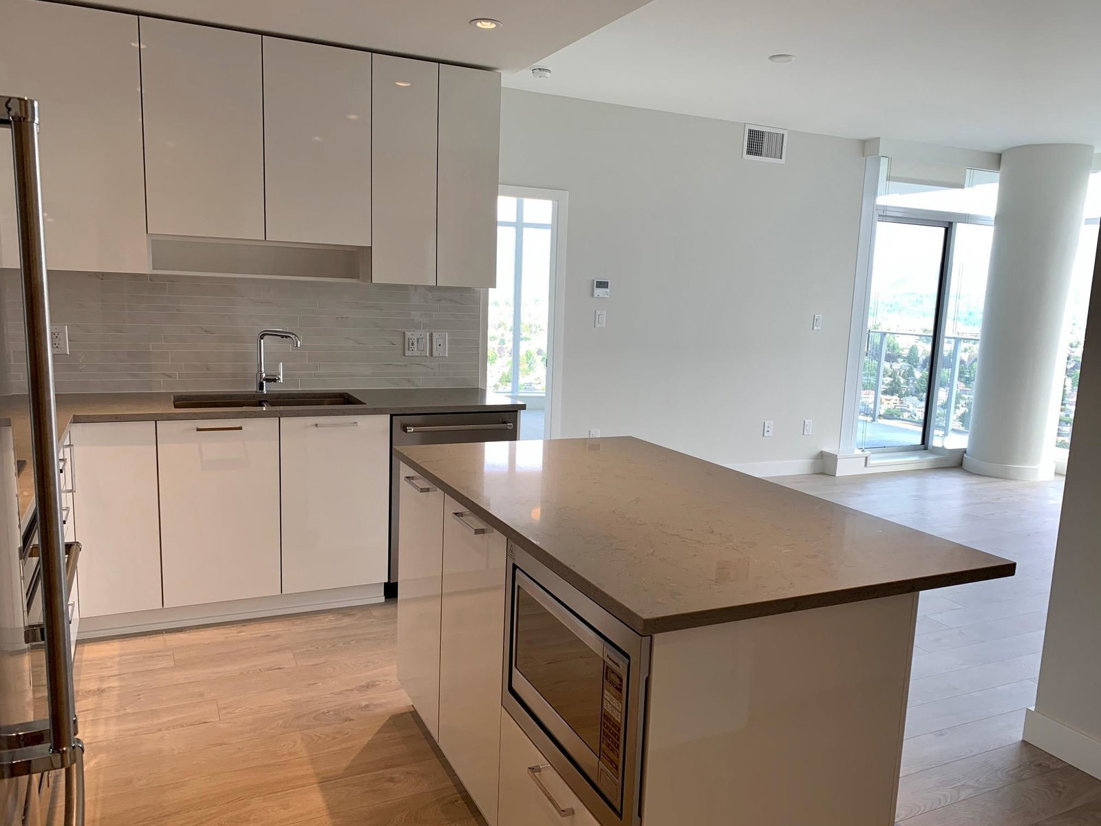 Listing Image 16