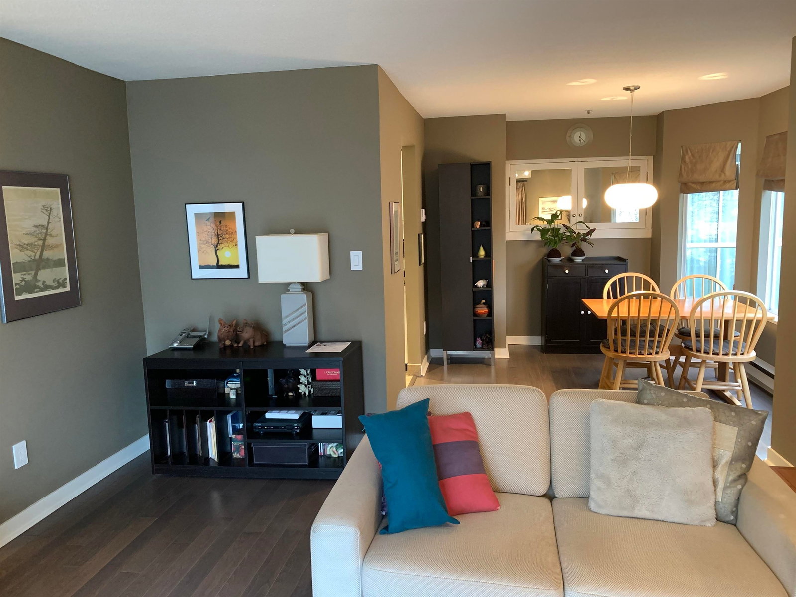 Listing Image 6