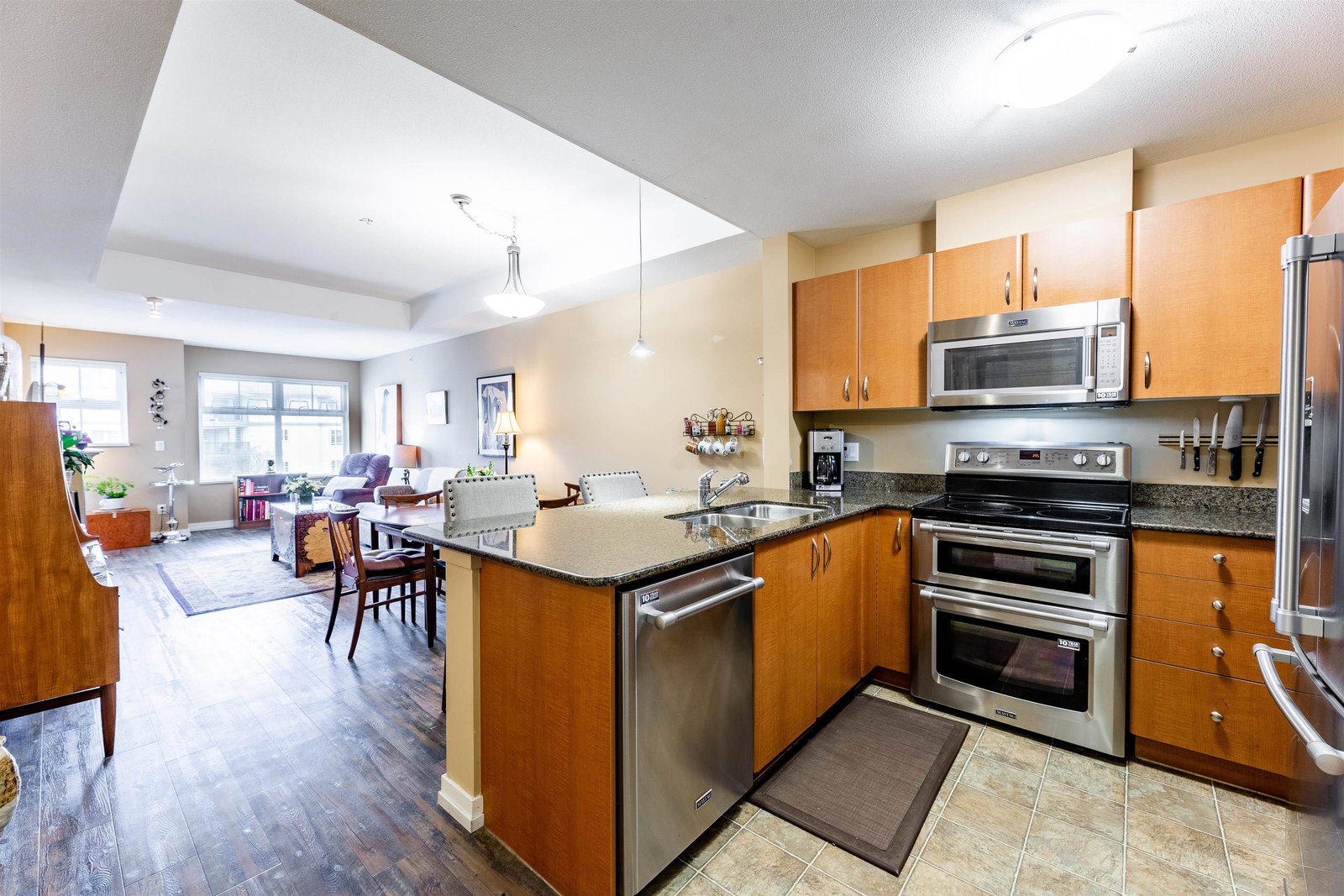 Listing Image 6