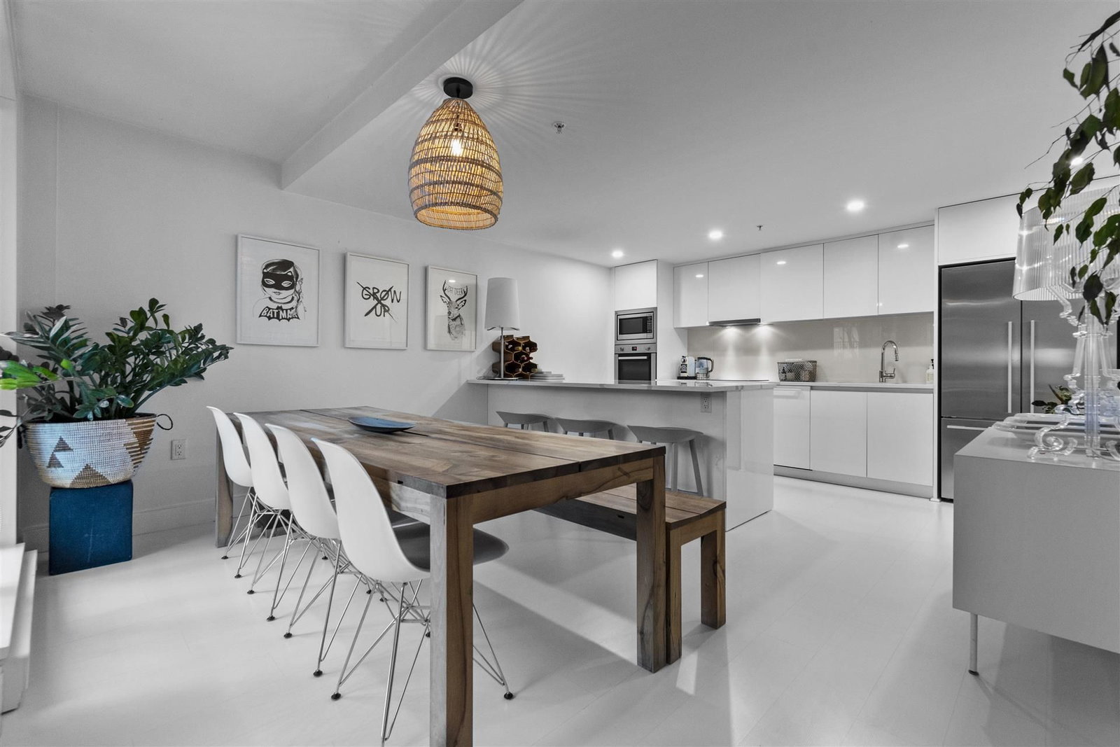 Listing Image 5