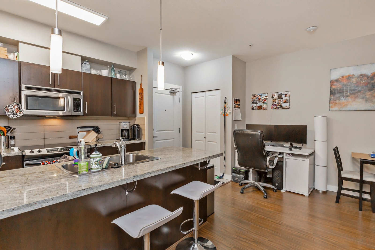 Listing Image 13