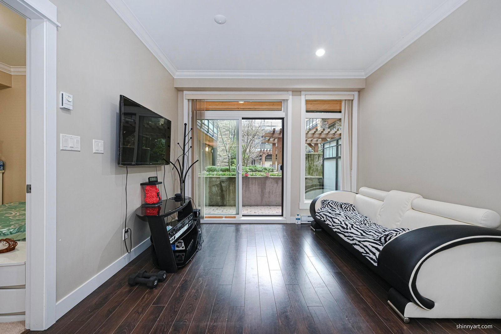 Listing Image 7