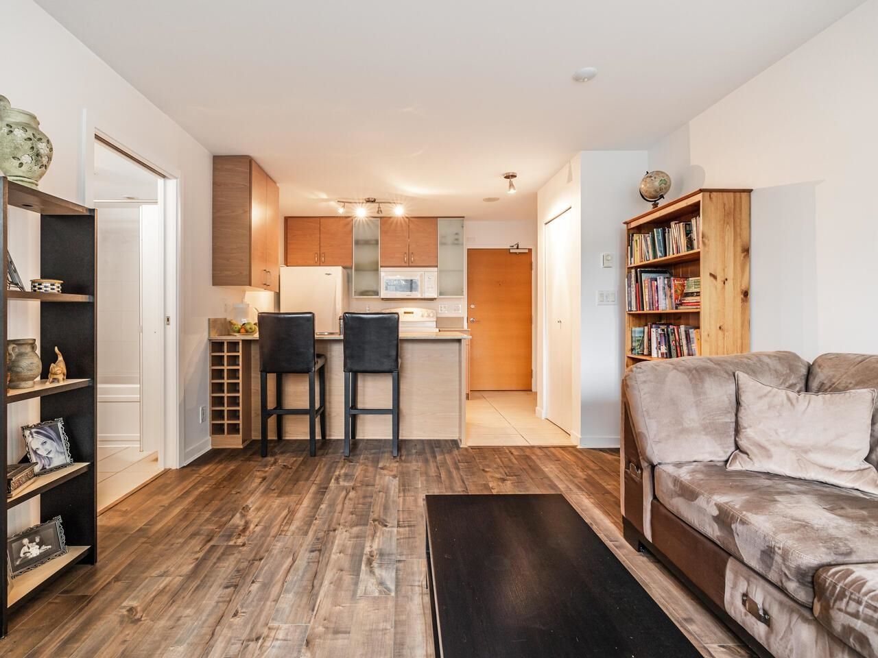 Listing Image 10