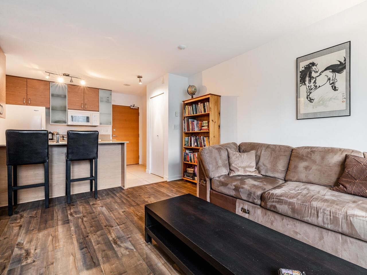 Listing Image 9