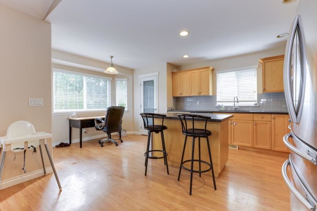 Listing Image 8