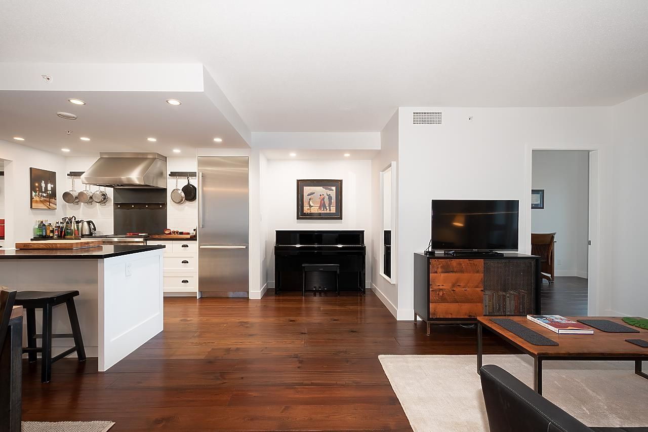 Listing Image 10