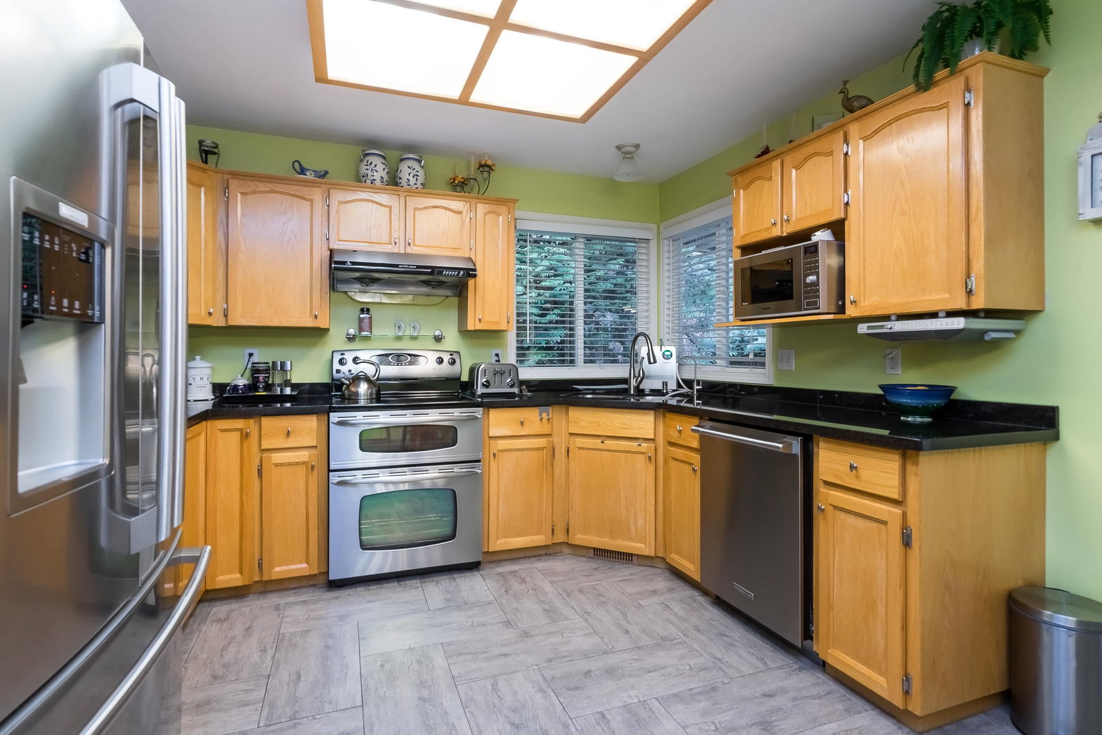 Listing Image 12