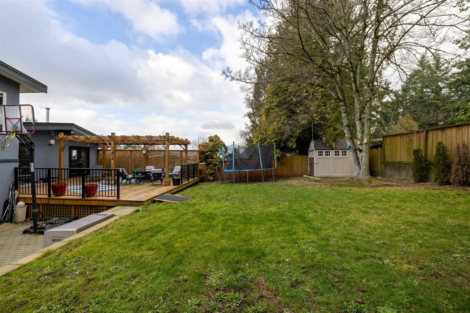 Listing Image 11