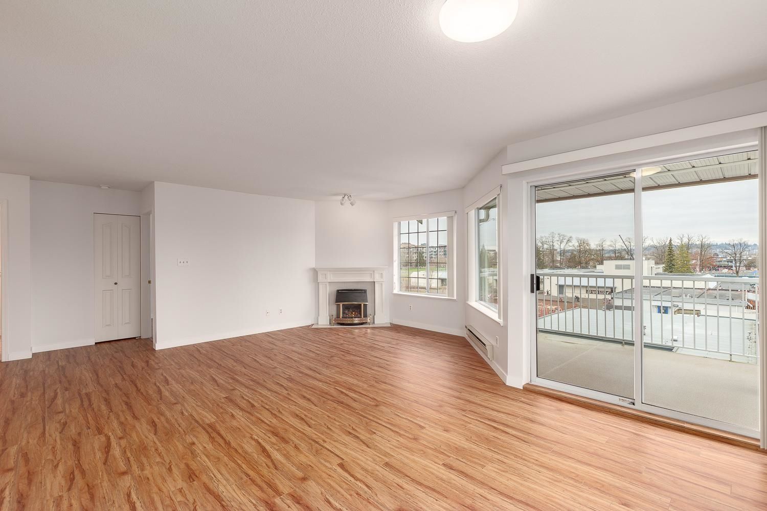 Listing Image 17