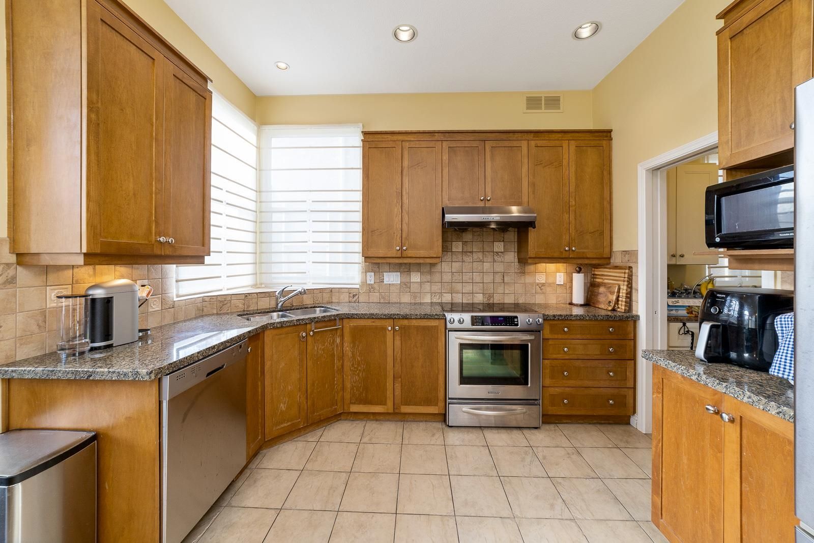 Listing Image 13