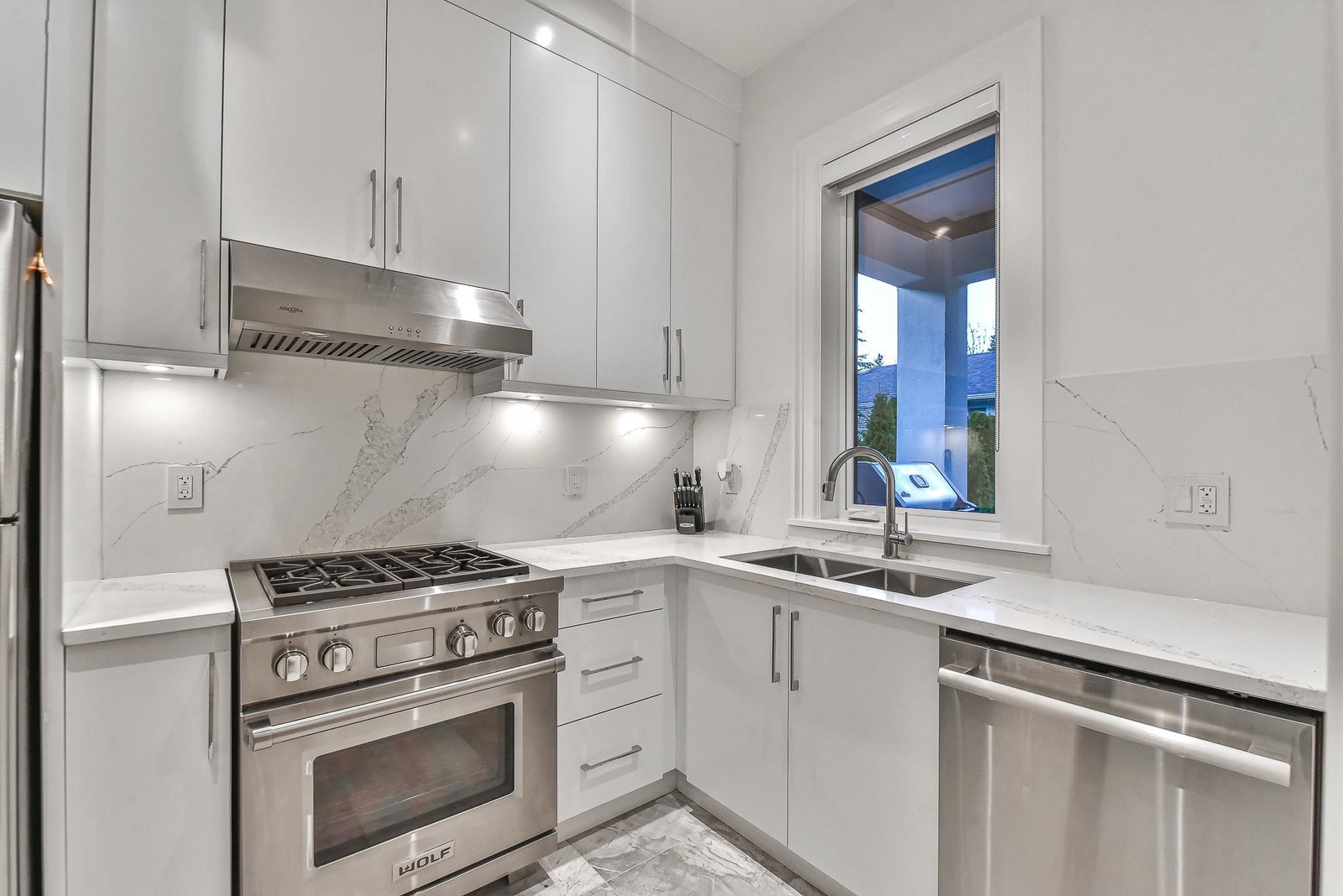 Listing Image 15