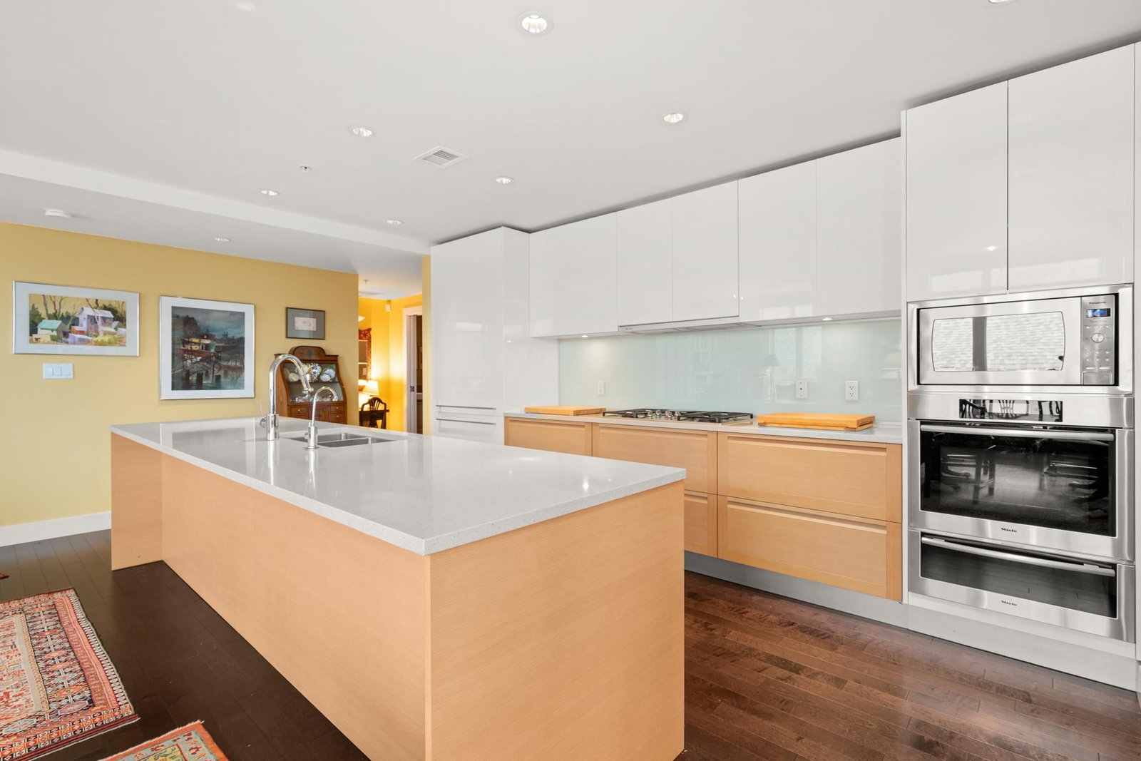 Listing Image 11